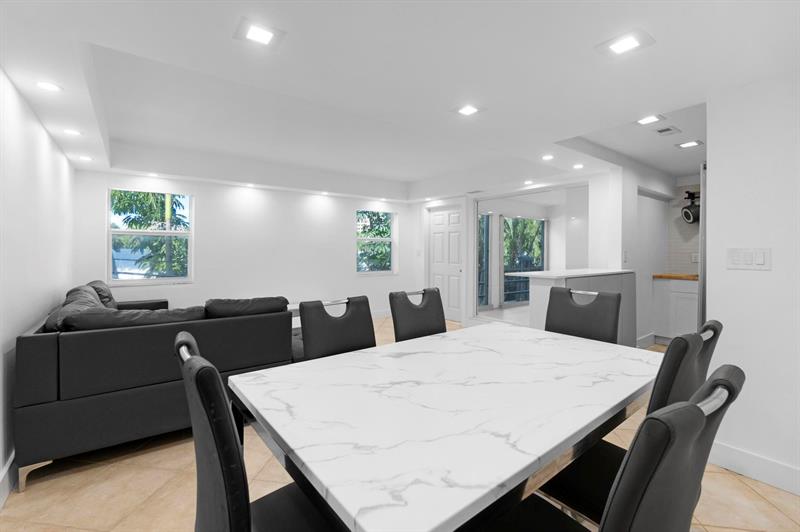 Image 12 of 58 For 1439 Ocean Blvd 215