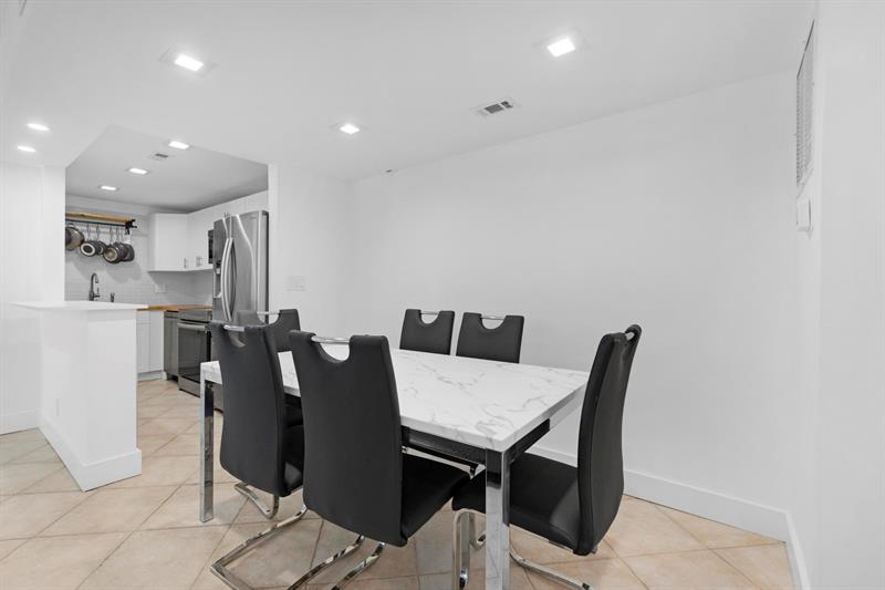 Image 13 of 58 For 1439 Ocean Blvd 215