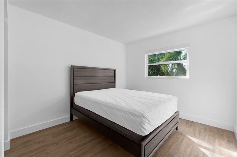 Image 14 of 58 For 1439 Ocean Blvd 215