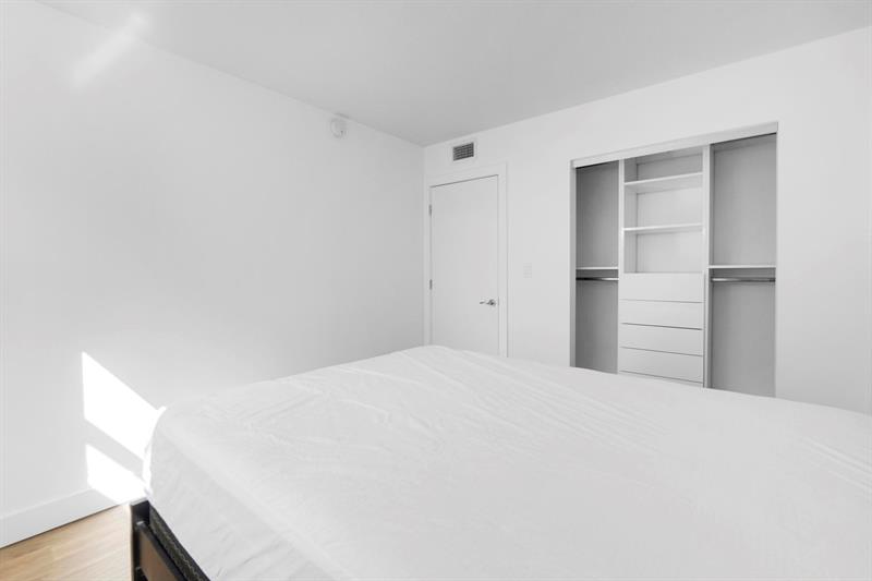 Image 16 of 58 For 1439 Ocean Blvd 215