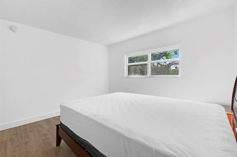 Image 25 of 58 For 1439 Ocean Blvd 215