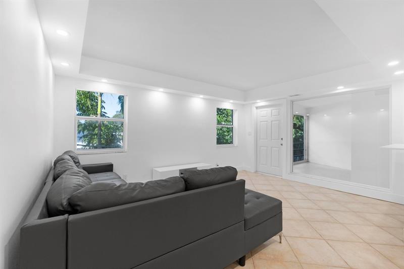 Image 32 of 58 For 1439 Ocean Blvd 215