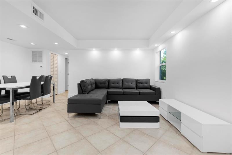 Image 34 of 58 For 1439 Ocean Blvd 215