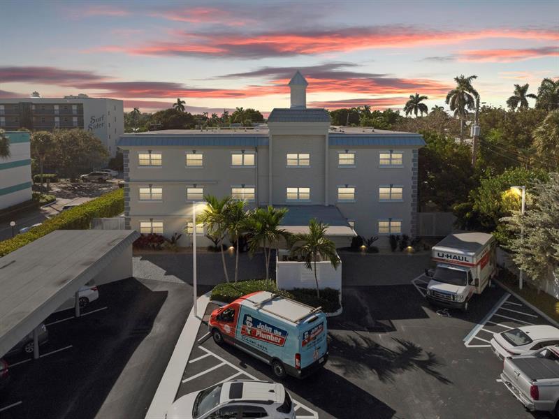 Image 47 of 58 For 1439 Ocean Blvd 215