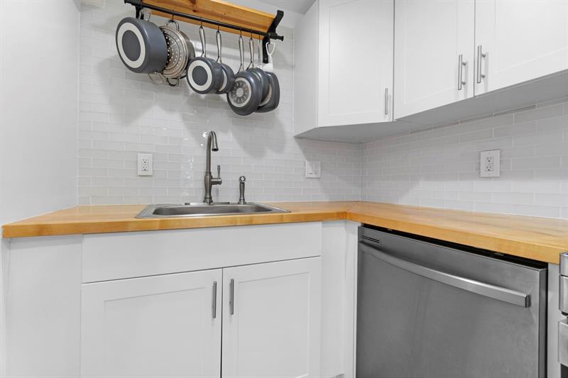 Image 7 of 58 For 1439 Ocean Blvd 215