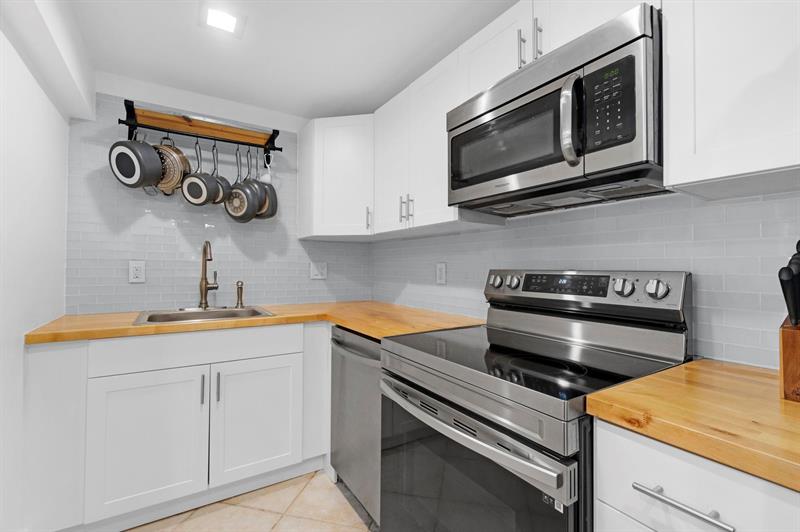 Image 8 of 58 For 1439 Ocean Blvd 215