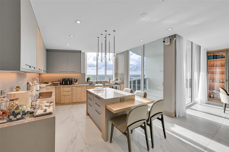 Image 14 of 37 For 16001 Collins Ave  3004