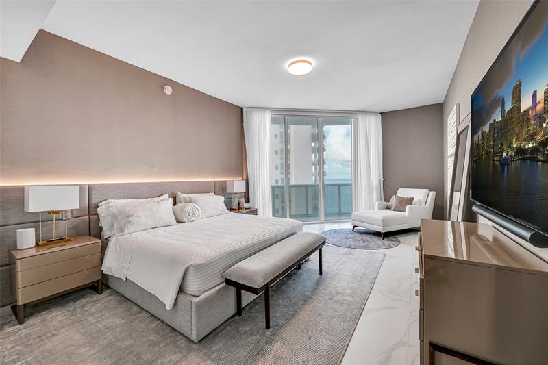 Image 16 of 37 For 16001 Collins Ave  3004