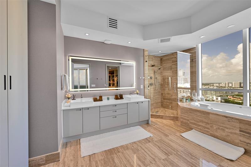 Image 18 of 37 For 16001 Collins Ave  3004