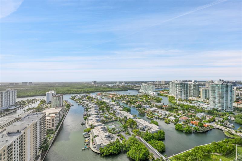 Image 26 of 37 For 16001 Collins Ave  3004