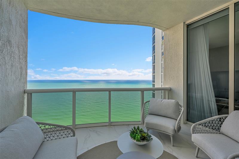 Image 6 of 37 For 16001 Collins Ave  3004