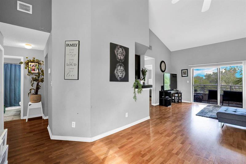 Image 10 of 44 For 3413 44th St  205