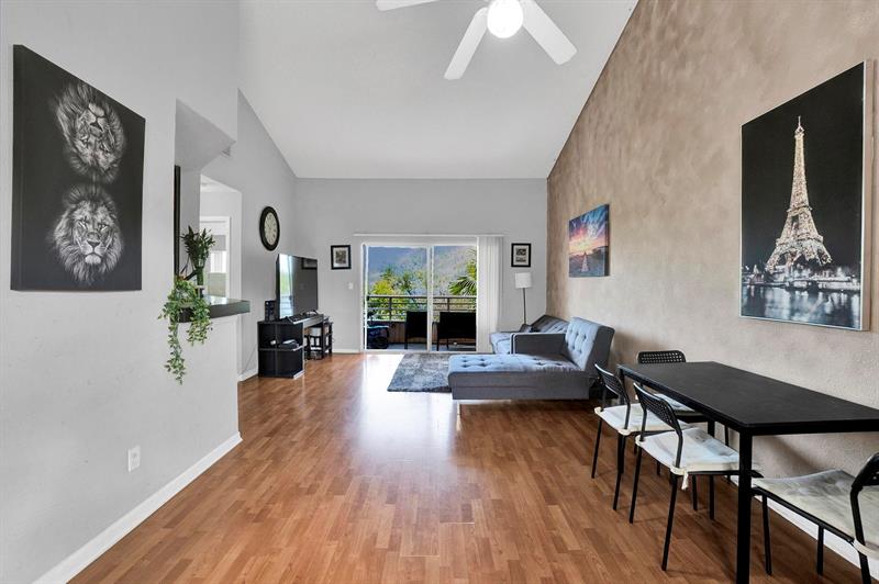 Image 12 of 44 For 3413 44th St  205