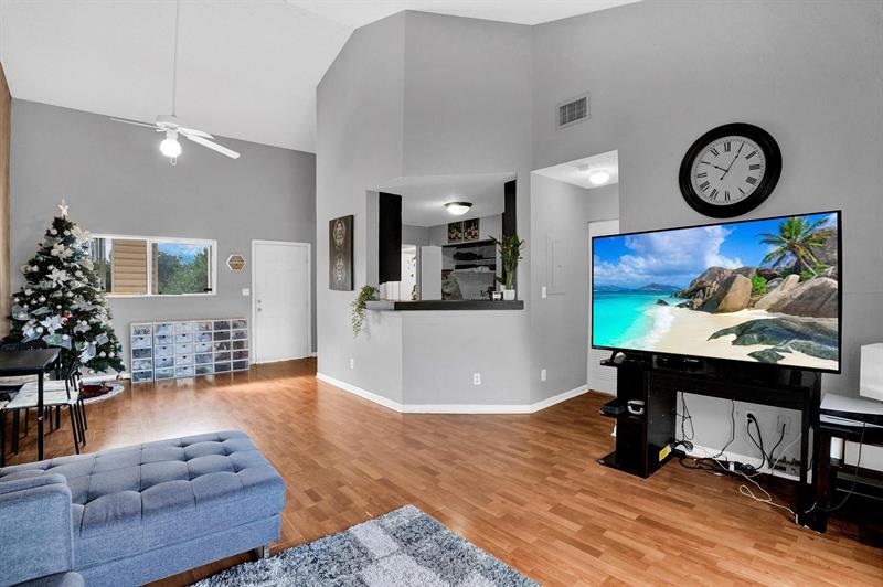 Image 13 of 44 For 3413 44th St  205