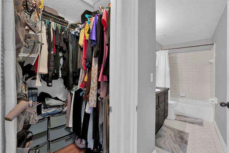 Image 25 of 44 For 3413 44th St  205