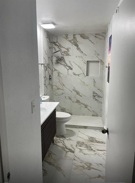 Image 27 of 44 For 3413 44th St  205