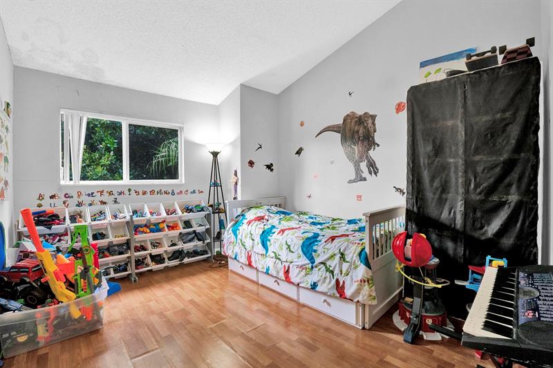 Image 29 of 44 For 3413 44th St  205