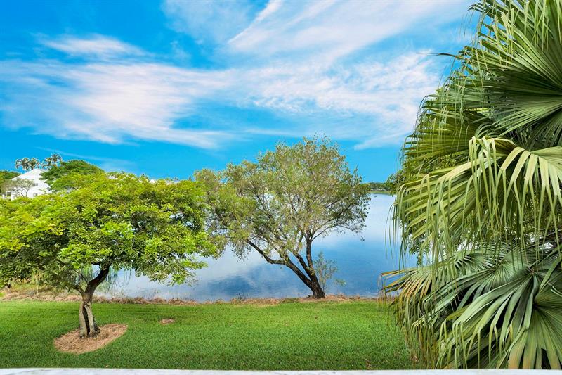 Image 36 of 44 For 3413 44th St  205