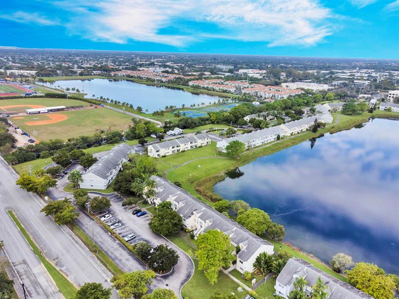 Image 40 of 44 For 3413 44th St  205