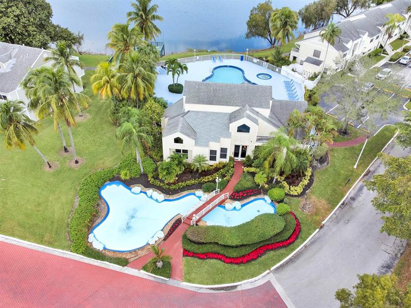 Image 43 of 44 For 3413 44th St  205