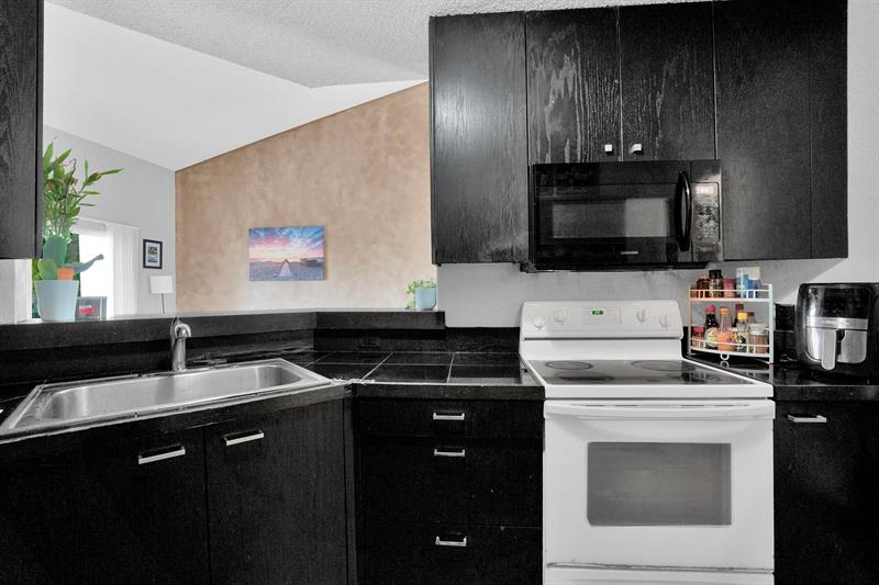 Image 5 of 44 For 3413 44th St  205