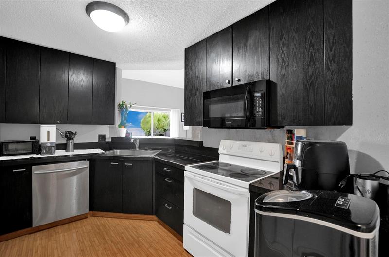 Image 6 of 44 For 3413 44th St  205