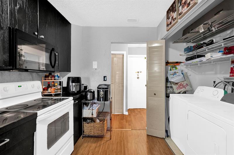 Image 8 of 44 For 3413 44th St  205