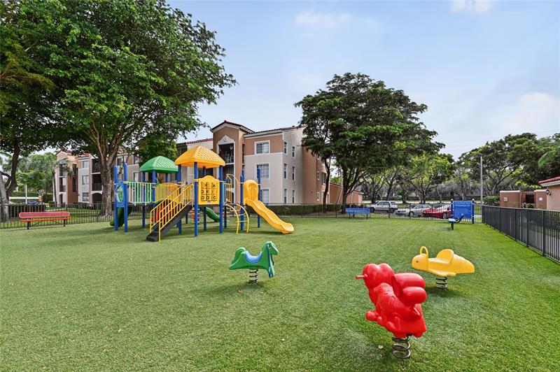 Image 11 of 31 For 2011 Renaissance Blvd  101