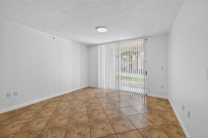 Image 14 of 31 For 2011 Renaissance Blvd  101