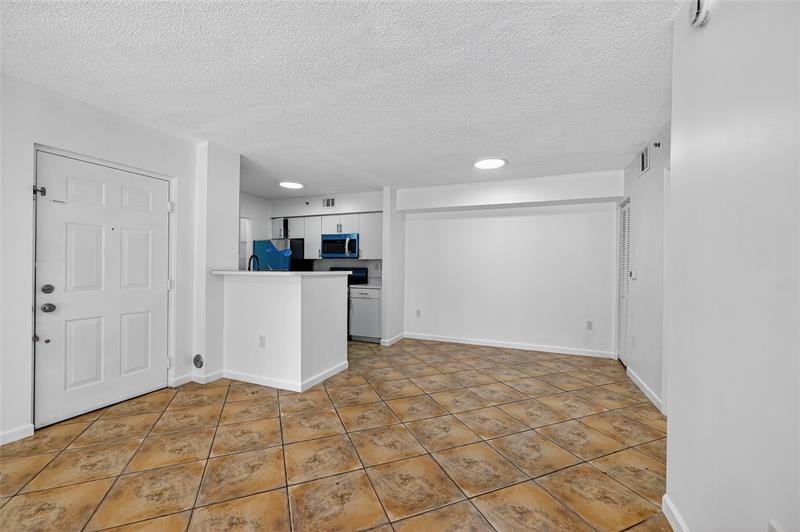 Image 15 of 31 For 2011 Renaissance Blvd  101