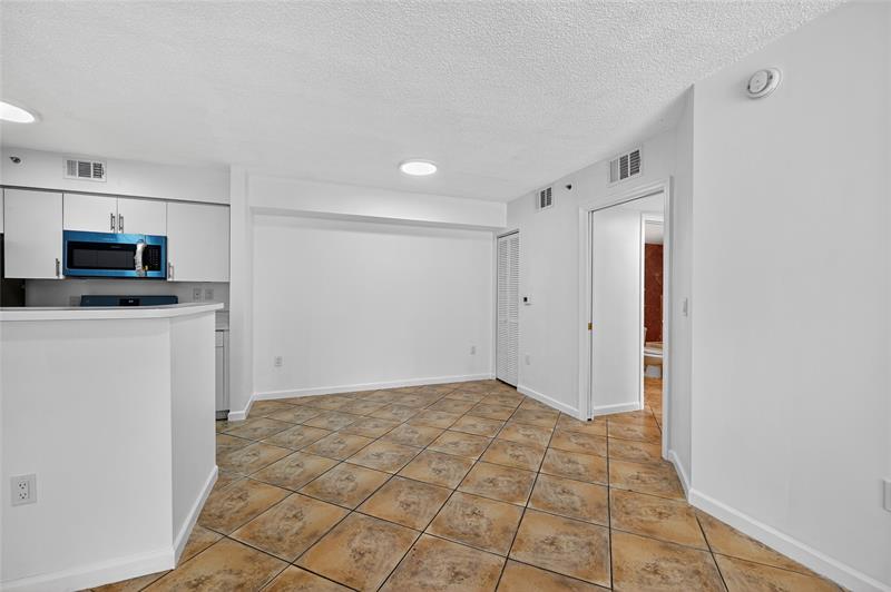 Image 16 of 31 For 2011 Renaissance Blvd  101