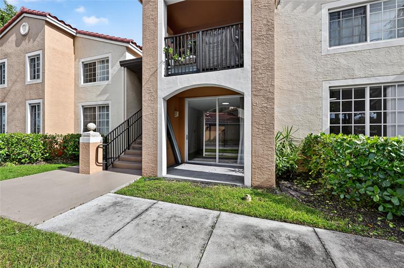 Image 3 of 31 For 2011 Renaissance Blvd  101