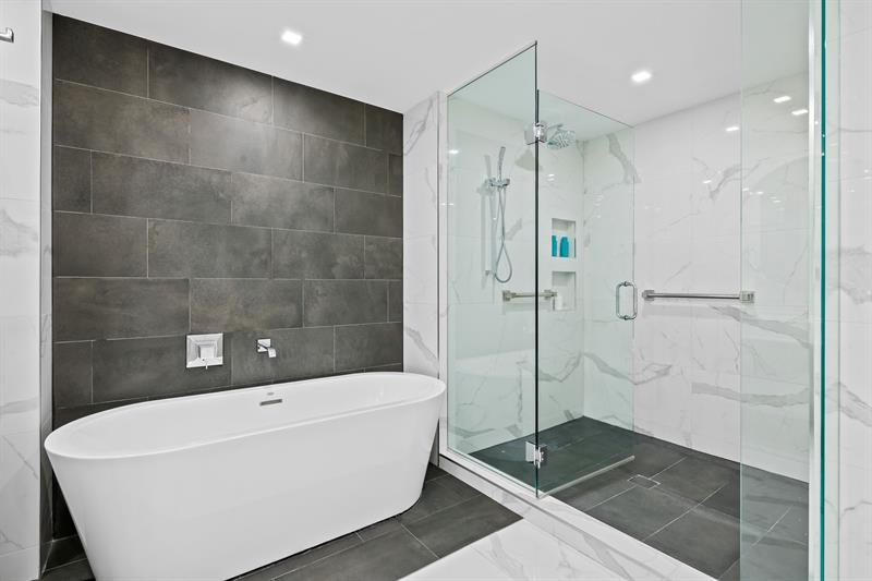 Image 12 of 50 For 435 Bayshore Dr  302