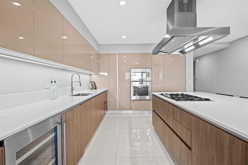 Image 16 of 50 For 435 Bayshore Dr  302