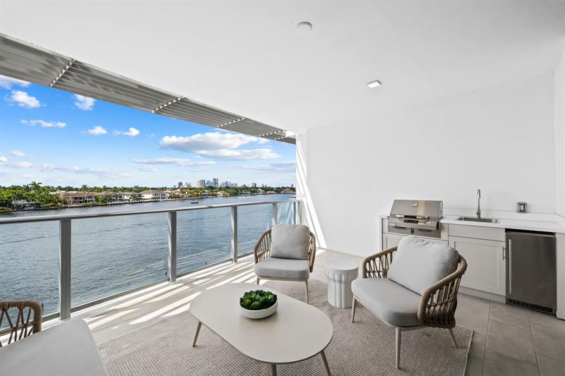 Image 17 of 50 For 435 Bayshore Dr  302