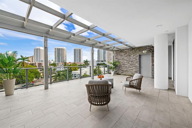 Image 21 of 50 For 435 Bayshore Dr  302