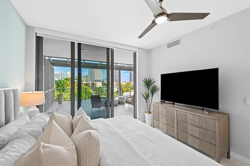 Image 22 of 50 For 435 Bayshore Dr  302