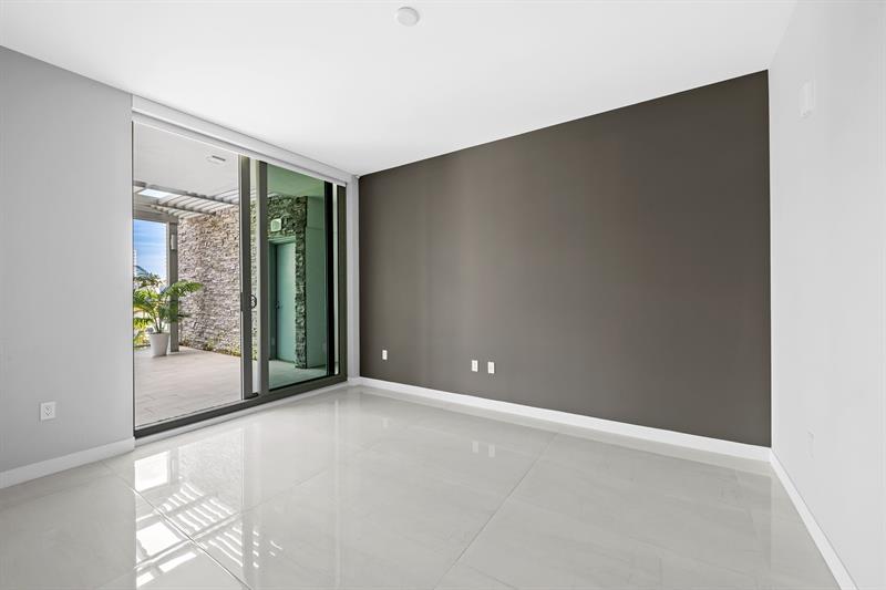 Image 42 of 50 For 435 Bayshore Dr  302