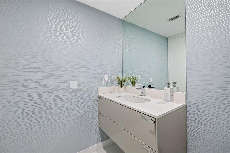 Image 43 of 50 For 435 Bayshore Dr  302