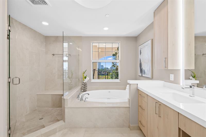 Image 33 of 84 For 1 Ocean Blvd  Ph-501