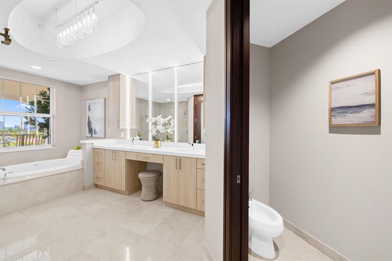 Image 34 of 84 For 1 Ocean Blvd  Ph-501