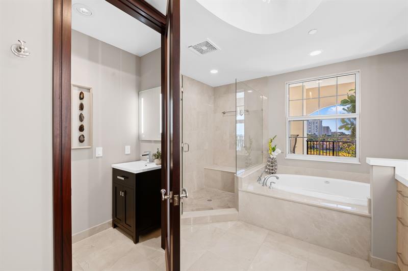 Image 35 of 84 For 1 Ocean Blvd  Ph-501