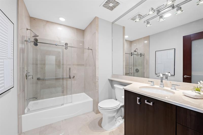 Image 49 of 84 For 1 Ocean Blvd  Ph-501