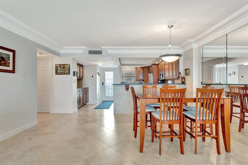 Image 12 of 51 For 1012 Ocean Blvd  Ph7