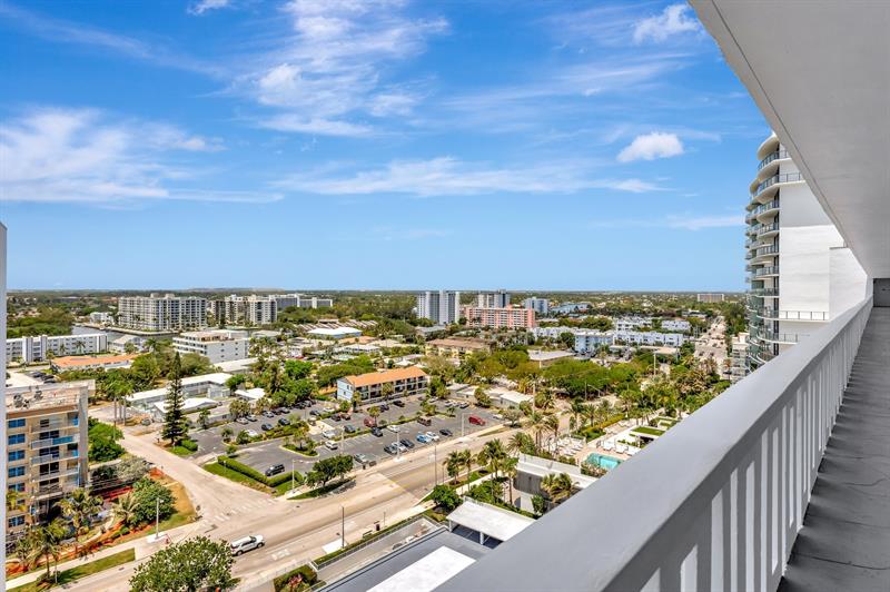 Image 32 of 51 For 1012 Ocean Blvd  Ph7