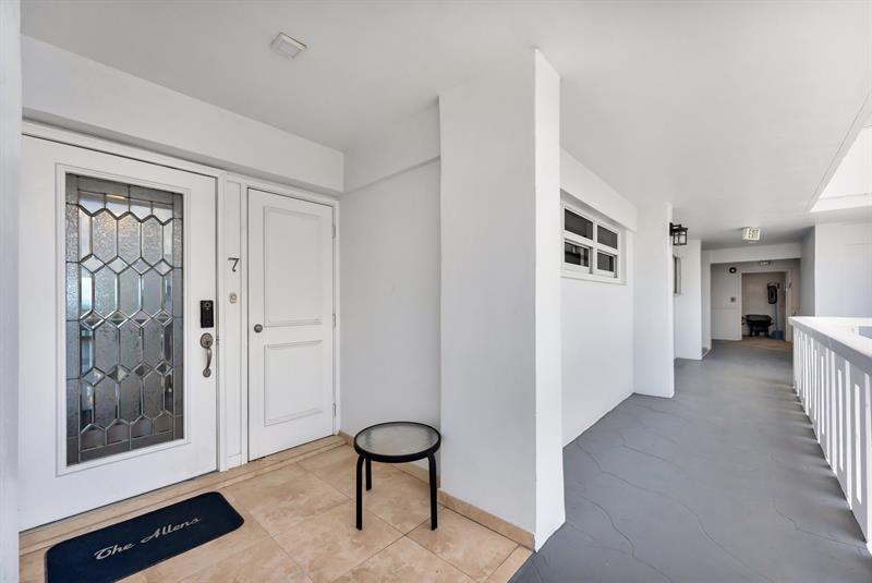 Image 34 of 51 For 1012 Ocean Blvd  Ph7