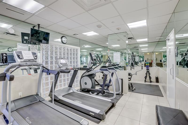 Image 45 of 51 For 1012 Ocean Blvd  Ph7