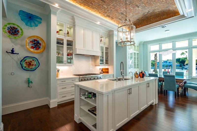 Image 18 of 61 For 2798 24th St