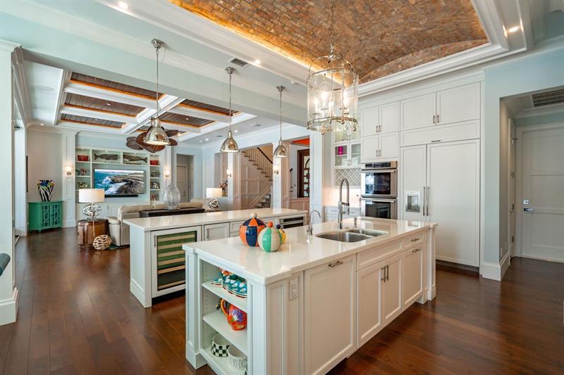 Image 21 of 61 For 2798 24th St