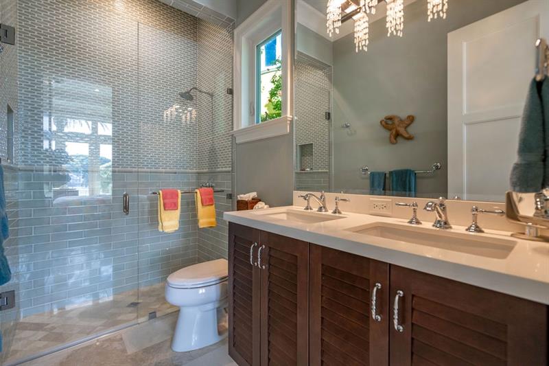 Image 25 of 61 For 2798 24th St